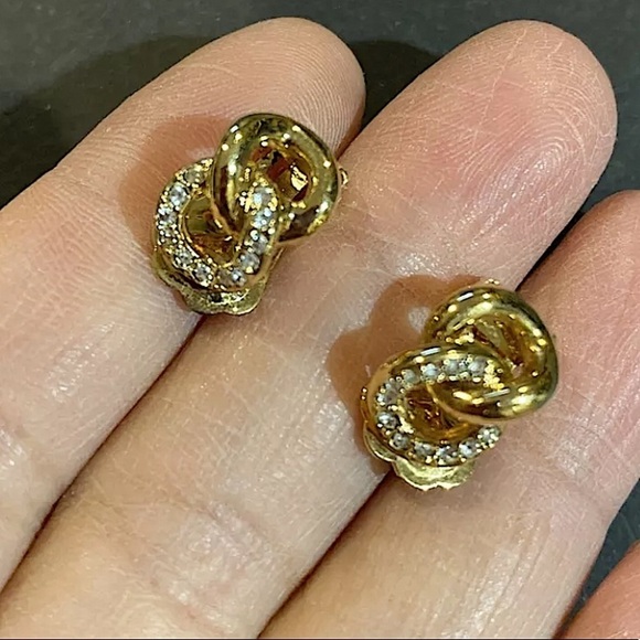 Authentic vintage Christian Dior clip on earrings - Picture 3 of 7